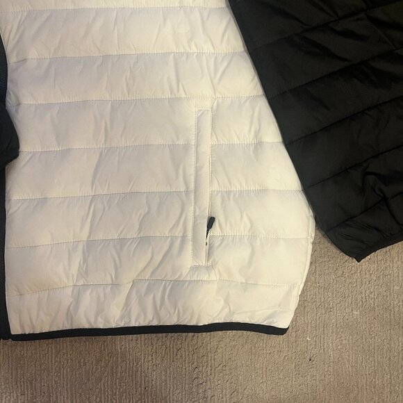 Like New! Swiss Tech Package Puffer Jacket - Picture 3 of 4